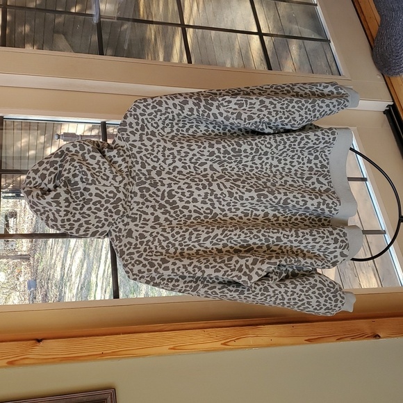 American Eagle Amm...Mazingly Soft Sage Leopard Print LSlv 1/4 Zip Sz. XS Hoodie - Picture 5 of 12
